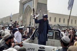 Países retiran a su personal de embajadas en Afganistán
