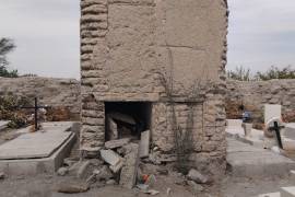 Tumbas abiertas y restos expuestos han sido reportados desde el lunes en panteones municipales de Parras.