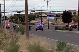 Video muestra el momento en que policía abate a supuesto atacante en El Paso, Tx