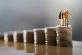 La inflación persistente, el envejecimiento de la población y la creciente deuda pública siguen presionando los sistemas de pensiones y los ahorros de los trabajadores. FOTO: