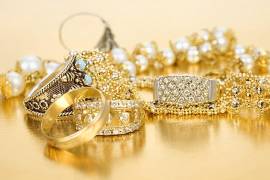 El precio del oro en el mercado internacional ha aumentado hasta en un 60 por ciento en el último año.