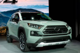 Nuevo Toyota RAV4, más robusto, equipado, seguro y rendidor