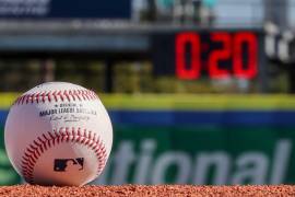 El famoso reloj de lanzamiento vino a agilizar la ejecución de las jugadas y por consecuencia, la duración del los partidos de Grandes Ligas.
