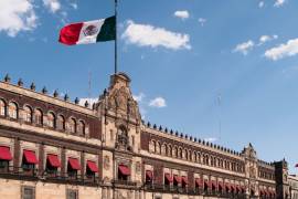Año con año México conmemora su Independencia con un evento principal en el Zócalo de la Ciudad de México, donde el o la presidenta en turno sale al balcón del Palacio Nacional para dar el Grito.