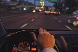 La llamada Hora Gris es uno de los momentos más peligrosos para conductores y peatones debido a la baja visibilidad natural.