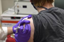 Prevé Reino Unido aplicar vacuna Oxford y de AztraZeneca partir de enero
