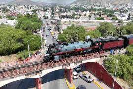 La locomotora Emperatriz 2816 continúa su recorrido por México, despertando nostalgia y enfrentando tragedias, como el reciente incidente en Hidalgo.