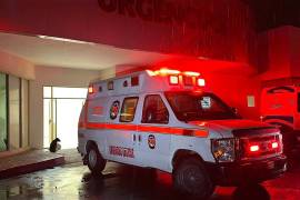 Paramédicos del Cuerpo de Bomberos atendieron el nacimiento de un bebé durante el traslado de su madre al Hospital General de Saltillo.