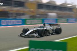 Pérez realizó las prácticas de pretemporada en el Circuito Internacional de Bahréin, donde finalizó último, mientras Charles Leclerc marcó el mejor tiempo del día con Ferrari.