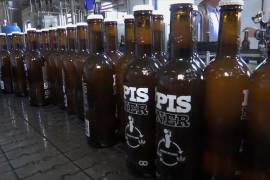 Cerveza Pisner, hecha con 'pis' u orina humana