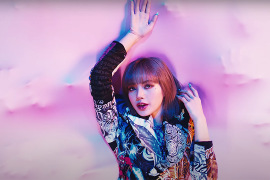 También la empresa y los ‘blinks’ destacaron que el primer sencillo de la cantante originaria de Tailandia, se encuentra en el #1 en tendencias musicales pese a que su estreno fue el pasado 9 de septiembre.