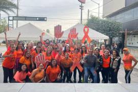 Embajadoras naranjas se suman a la campaña con actividades informativas y culturales en la ciudad.