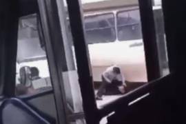 Dos operadores de transporte protagonizan un violento enfrentamiento en empresa