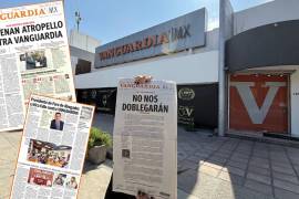 Políticos, juristas, activistas y representantes de la iniciativa privada manifestaron su solidaridad con esta casa editorial. | FOTO: VANGUARDIA