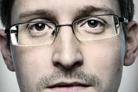 Facebook es una compañía de vigilancia: Edward Snowden