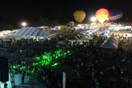 Con un ambiente familiar se vivió el Eclipse Fest 2024 en el parque Braulio Fernández Aguirre de Acuña.