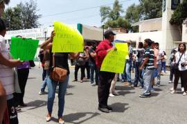 Bloquean calle en Oaxaca por falta de boletas en casilla especial
