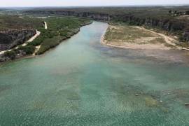 El trasvase de agua de la presa La Amistad hacia Estados Unidos, inició en los primeros minutos de este viernes.