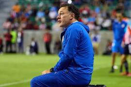 Gabriel Milito podría ser el siguiente entrenador al que le dan las gracias; sus chivas no convencen a nadie.