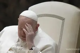 El papa Francisco ha sufrido este viernes una crisis “aislada” de broncoespasmo y un “repentino” empeoramiento de su cuadro clínico respiratorio, aunque ha respondido “bien” a la terapia.