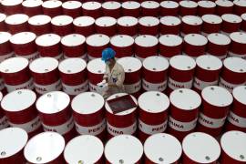 Los precios del petróleo subían más de un 1% este miércoles, ayudados por un aumento de la producción menor de lo esperado por parte del grupo de productores. FOTO: