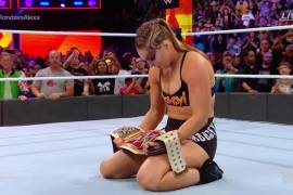 Ronda Rousey conquista a la WWE y logra el Campeonato Femenil de RAW en SummerSlam