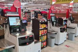Soriana prevé reducir gradualmente su plantilla y ampliar el uso de IA y cajas de autopago ante el impacto de los aumentos al salario mínimo en sus costos laborales.