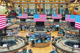 Los inversionistas reaccionan positivamente a las acciones de EU en Venezuela y a la captura de Nicolás Maduro, en especial compañías como Chevron y Exxon. FOTO: