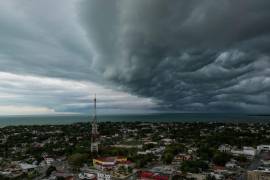 El SMN, de la Conagua, lanzó una alerta este lunes por la formación de un potencial ciclón tropical, que sería el primero de la temporada 2024 en el océano Atlántico.