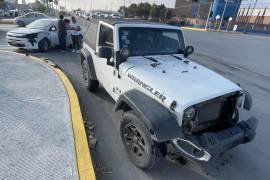 Ambos conductores aseguraron haber ingresado al crucero con la luz verde del semáforo, por lo que las autoridades iniciaron una investigación para determinar cómo ocurrió el choque.