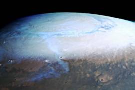 Investigadores del IAA-CSIC descubrieron a través de un nuevo método para medir las variaciones de nieve y escarcha de dióxido de carbono en Marte que el espesor de estas nevadas es mayor de lo calculado.