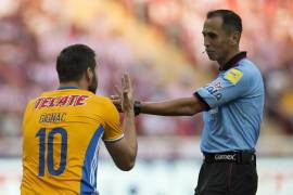 Luis Enrique Santander fue amenazado de muerte por no pitar el penal contra Chivas en la final