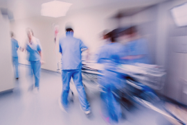 Acuchilla a su esposa y luego intenta suicidarse ingiriendo insecticida, en Nuevo León