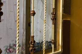 Un hombre fue agredido dentro de su propia vivienda luego de que varios jóvenes irrumpieran presuntamente por la fuerza en un domicilio de la colonia Saltillo 2000, donde además causaron diversos daños materiales.