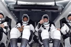 Nave de SpaceX con 4 astronautas de la Estación Espacial Internacional regresa a la Tierra