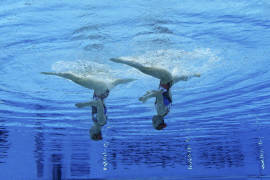 American Sports Center: Mantienen el ritmo en nado sincronizado