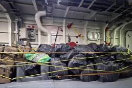 Dentro de la embarcación se encontraron mil 744 paquetes envueltos en cinta canela, que contenían la droga