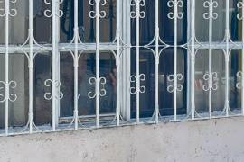 Tras verificar las condiciones del adulto mayor y entrevistarse con sus familiares, se determinó que permanecería en su domicilio bajo el cuidado de sus seres queridos, quienes asumieron el compromiso de reforzar su atención.
