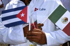 Los especialistas se sumarán a los 950 médicos cubanos, con lo que se llegará a 3 mil 650 trabajadores de la salud originarios de Cuba