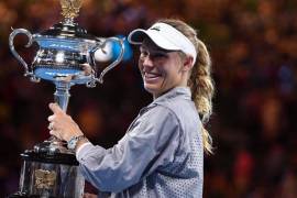 Wozniacki, campeona del Abierto de Australia; logró su primer título de Gran Slam