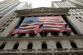 Los inversores debaten el impacto de nuevos aranceles y el rumbo de la política monetaria de la Reserva Federal. FOTO: