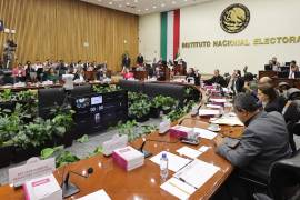 El INE arranca este 10 de septiembre el proceso electoral 2026-2027, que tendrá su jornada principal el 6 de junio de 2027 y contempla la renovación de 500 diputaciones federales y miles de cargos locales.