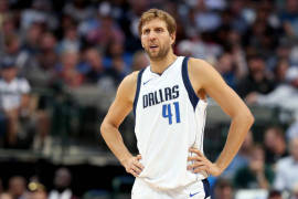 Dirk Nowitzki vuelve a firmar con Mavericks