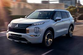 El Mitsubishi Outlander 2026 mantiene el mismo diseño exterior del PHEV, ahora con versiones a gasolina.