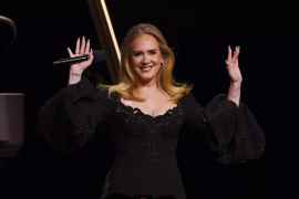 Adele culminó este fin de semana su residencia de casi dos años en Las Vegas con un emotivo concierto que dejó lágrimas, risas y una revelación: se retira de los escenarios indefinidamente