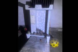 La familia denunció la sustracción de la pieza de yeso que adornaba la tumba del menor en Villa de Cloete.