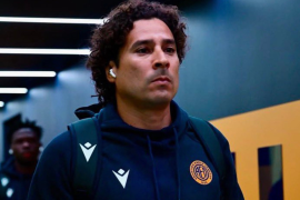 Guillermo Ochoa tuvo un papel clave en el empate 2-2 del AEL Limassol ante el Apollon en la Liga de Chipre.