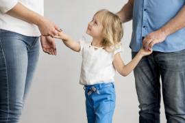 Para evitar conflictos conviene dejar el reparto del tiempo vacacional con los hijos acordado por escrito antes de que empiece el verano.