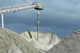 La presidenta Claudia Sheinbaum aclaró que México cuenta con reservas de litio, aunque no produce el mineral por los elevados costos de extracción en arcillas.