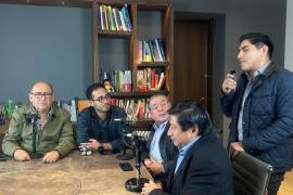 Rubén Moreira Valdez (I) advirtió que las fallas en los pilotes del Tren Maya representan un riesgo técnico, ambiental y de seguridad para los usuarios.